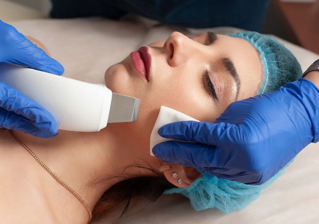 Ультразвуковая чистка лица с линией израильской косметики «CHRISTINA».jpg